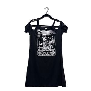 “Stunning” Skeleton Cold Shoulder T-Shirt Dress